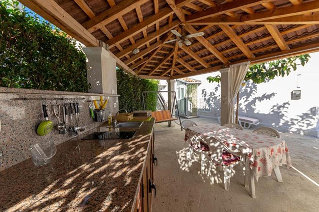 Apartments By The Sea Rogoznica - 12995 외부 사진