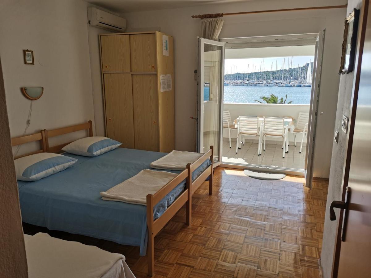 Apartments By The Sea Rogoznica - 12995 외부 사진